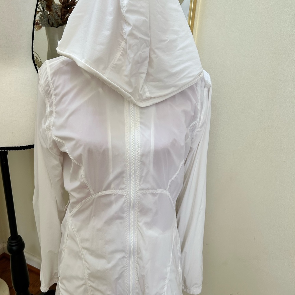 Lululemon 12 maybe Kicking Asphalt Jacket White Full Zip Thumbholes Hood
